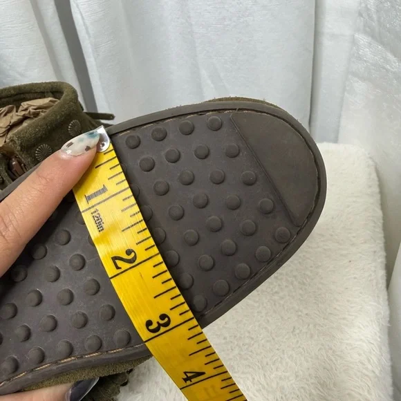 Minnetonka Women’s Soft Suede Double Fringe Side Zip Boot Olive Green Sz 9 - Picture 10 of 12